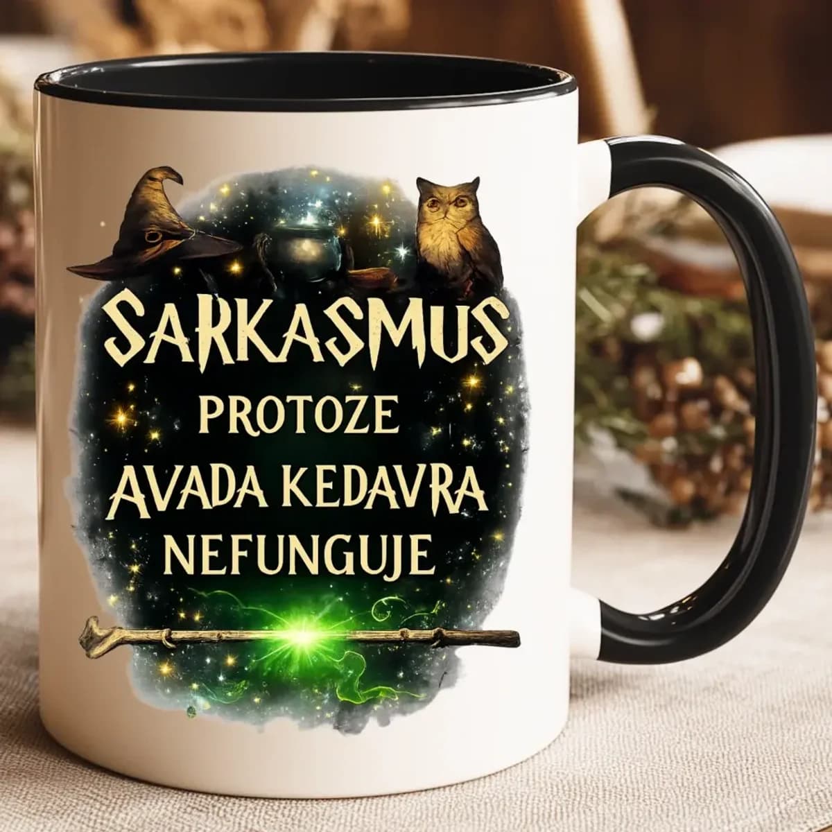 Vtipný hrnek „Sarkasmus, protože Avada Kedavra nefunguje“