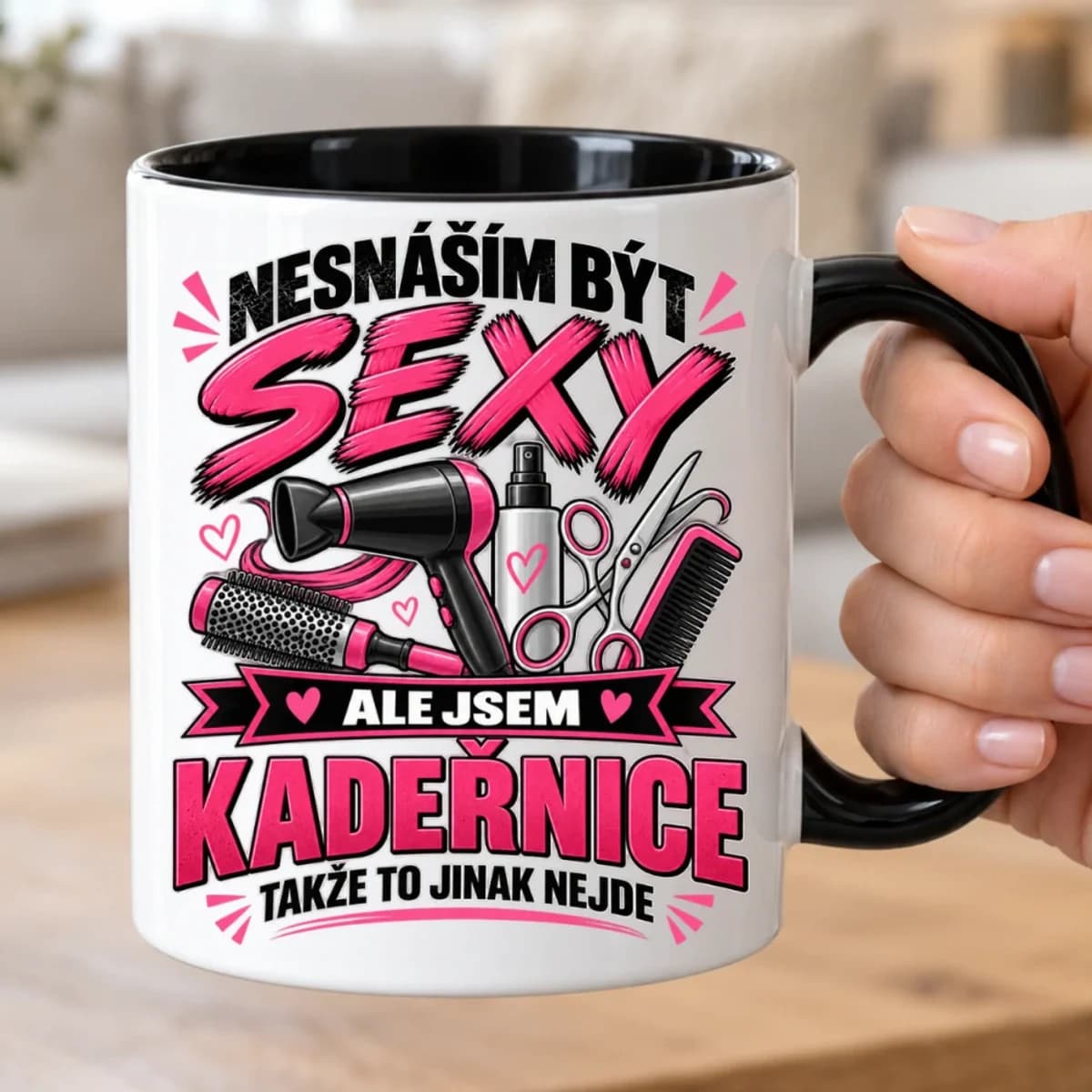 Vtipný hrnek pro kadeřnici – Nesnáším být sexy