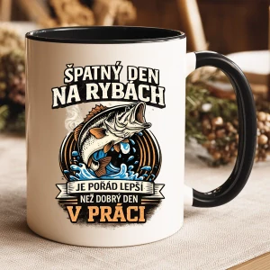 Keramický hrnek Špatný den na rybách je lepší než dobrý den v práci