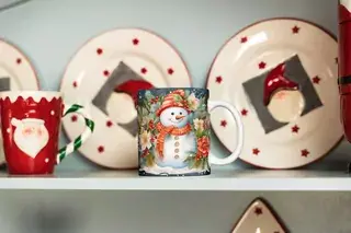☃️ Sněhulákova radost: Červená čepička a mrkvový nos ❄️